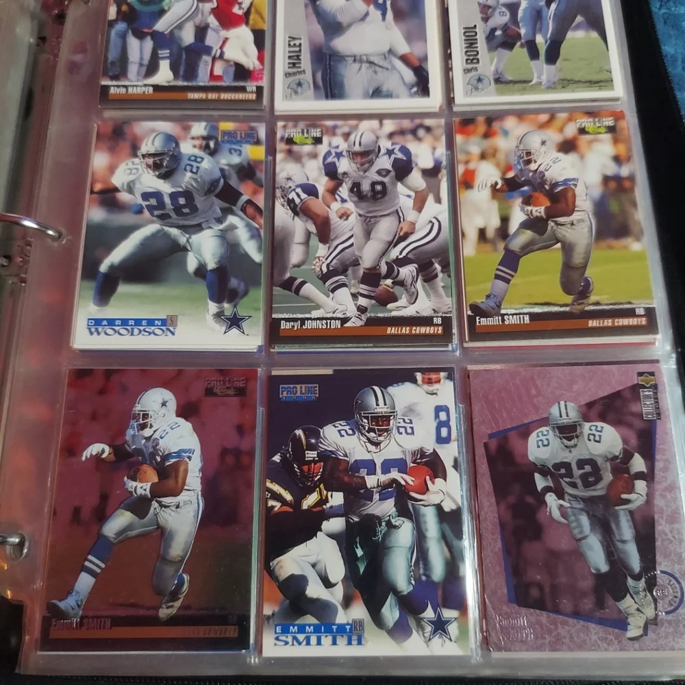 Pro Line/Ground Force Football Cards In Binder 600 Cards